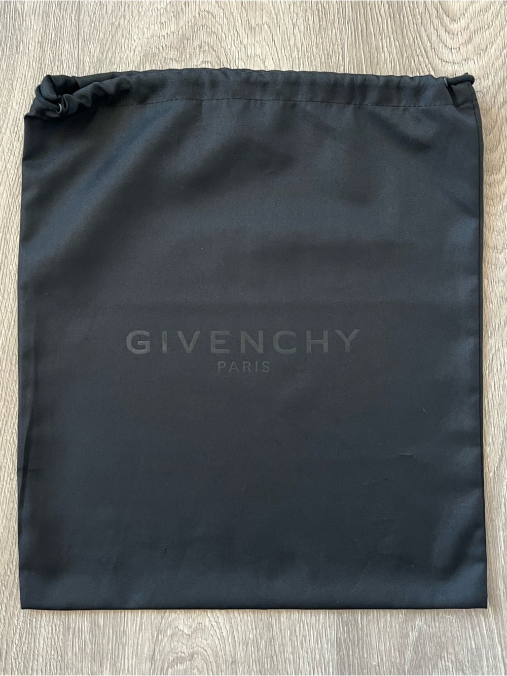 Givenchy dust bag (118)